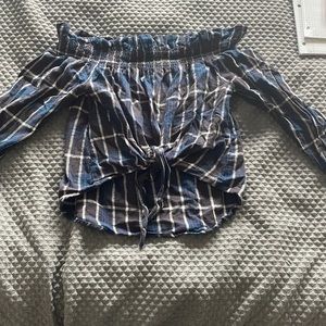 Off the shoulder cropped long sleeves